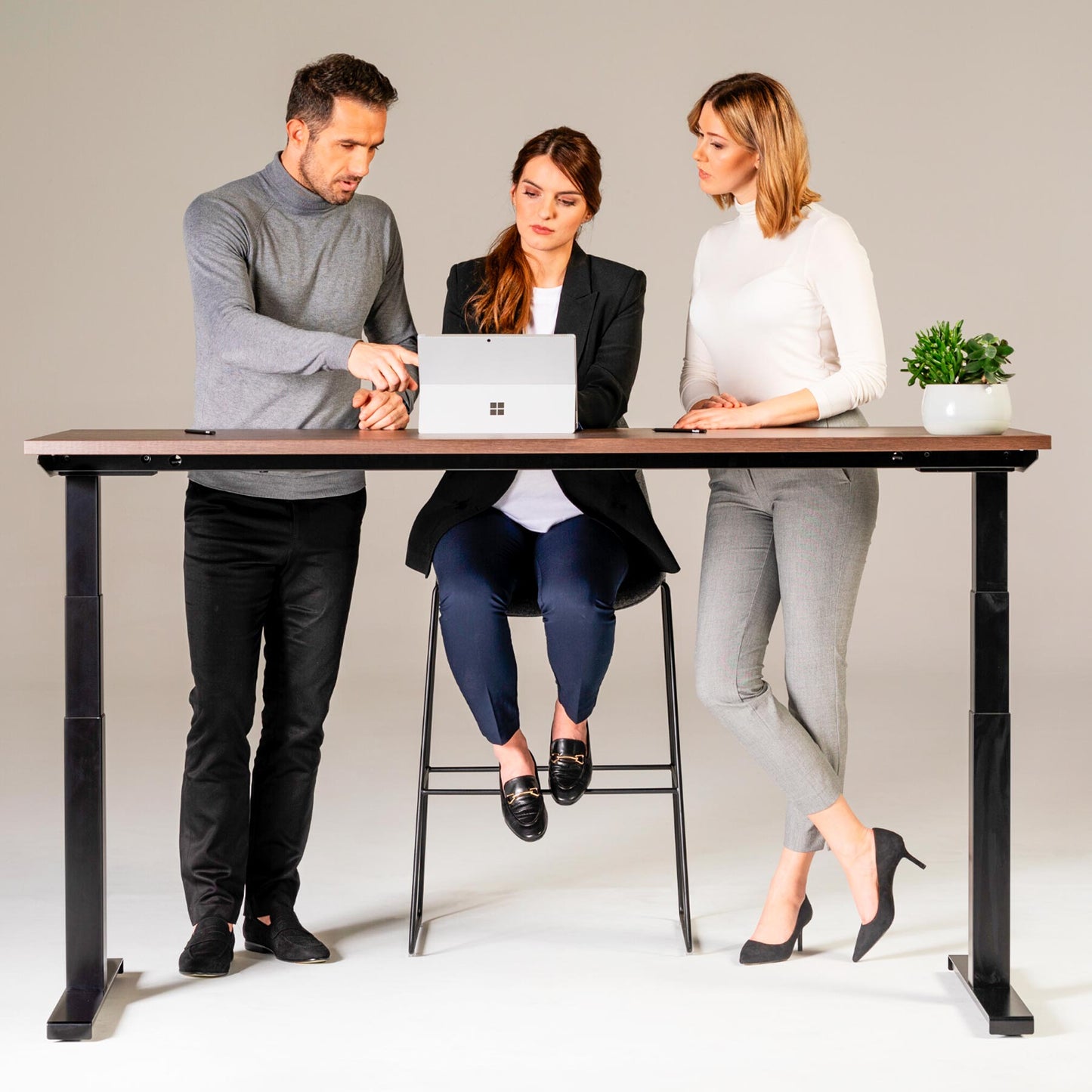 Emodel 2.0 desk | Electrically height adjustable, 1000 mm deep
