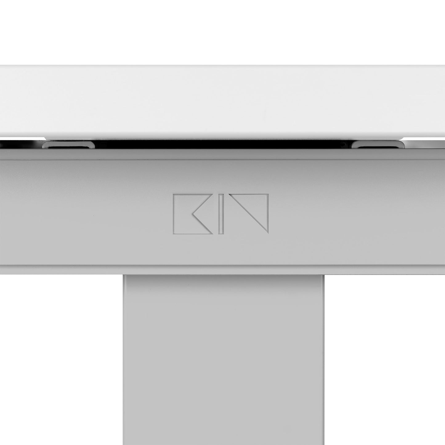 König + Neurath – Active T Motorschreibtisch | 1600 x 800 mm, elektrisch höhenverstellbar, elektrifiziert, Weiß