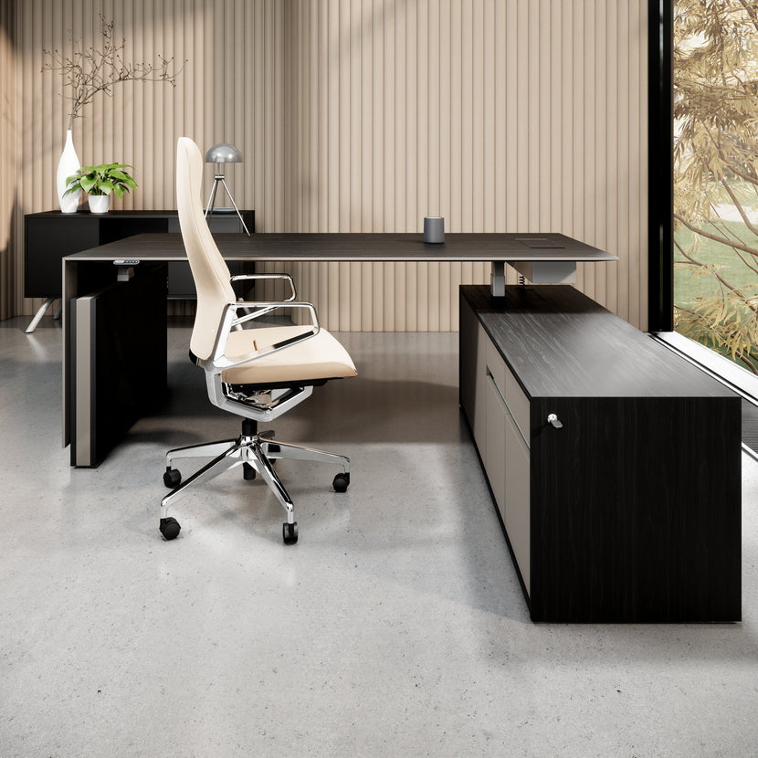 MOTION 2-Motoren-Schreibtisch mit Sideboard | Elektrisch höhenverstellbar, 2000 x 1800 mm, Esche Schwarz Furnier