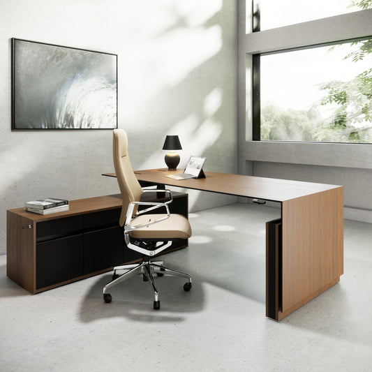MOTION Desk a 2 motori con sideboard | Regolabile elettricamente in altezza, 2000 x 1800 mm, impiallacciatura in noce
