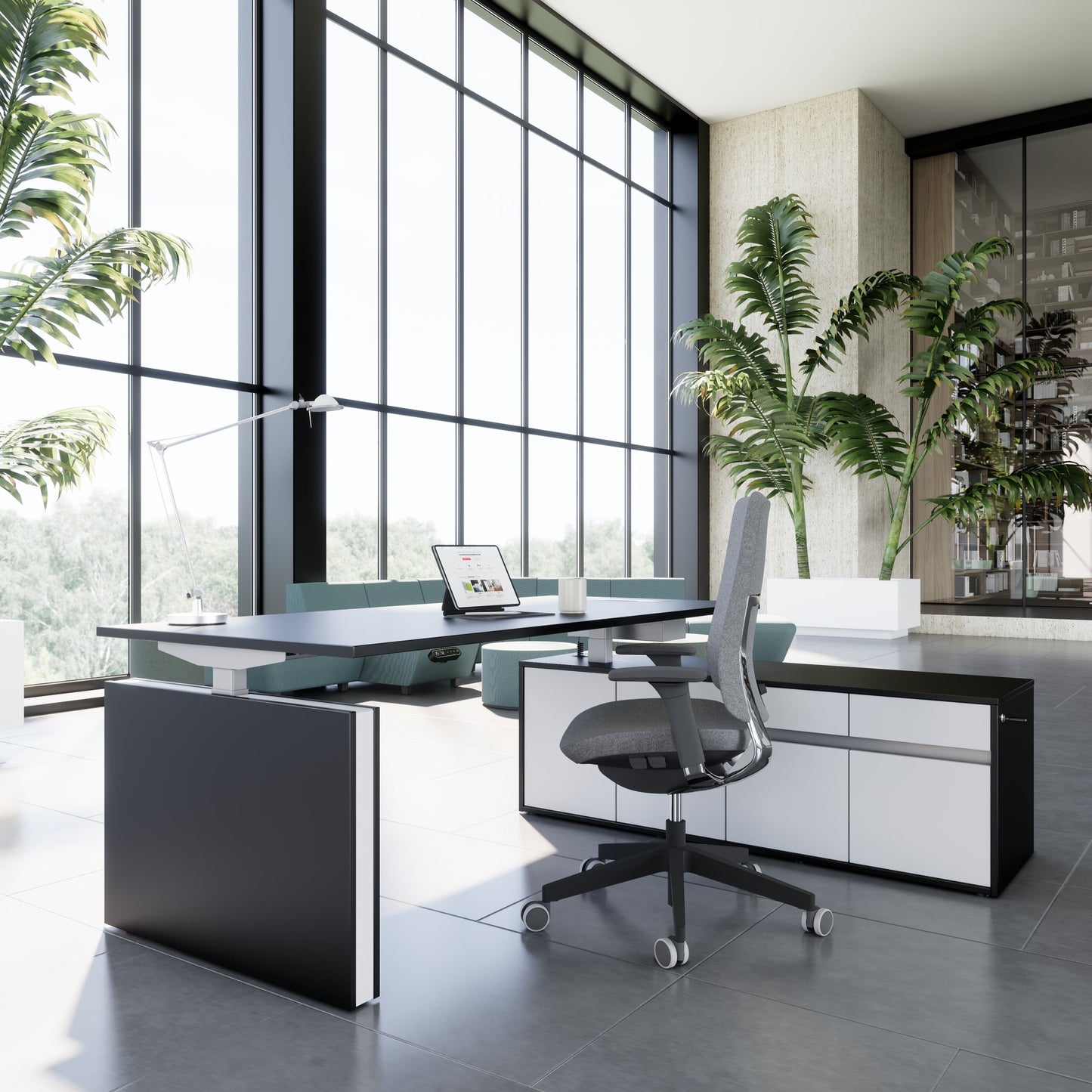 MOTION 2-Motoren-Schreibtisch mit Sideboard | Elektrisch höhenverstellbar, 2000 x 1800 mm, Schwarz