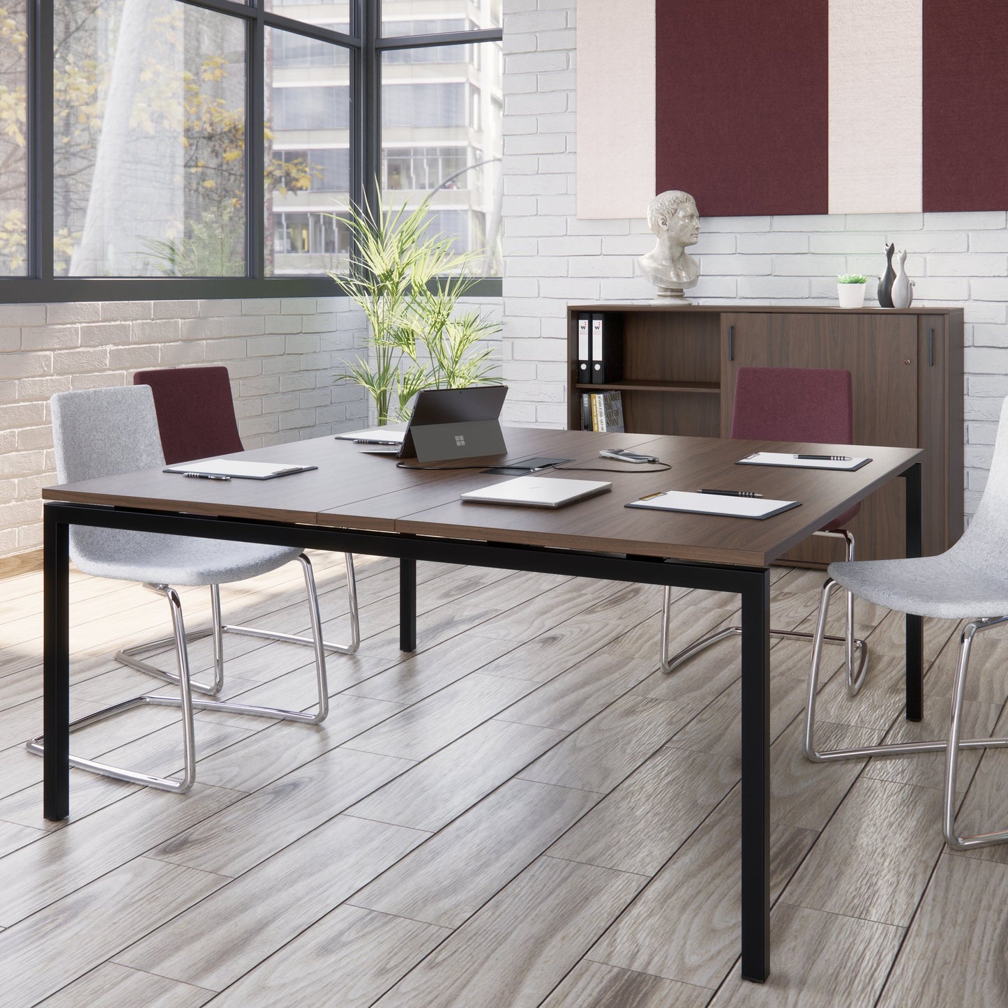 NOVA Konferenztisch | 1600 x 1640 mm (6 - 8 Personen), elektrifiziert, Nussbaum