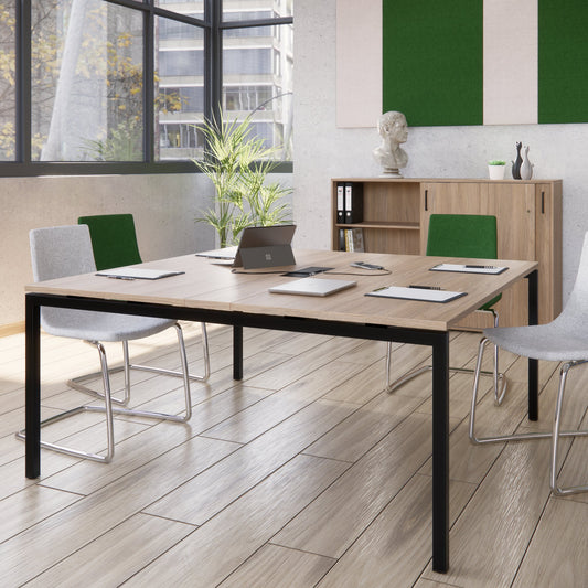 NOVA Tabella della conferenza | 1600 x 1640 mm (6-8 persone), quercia elettrificata, ambra