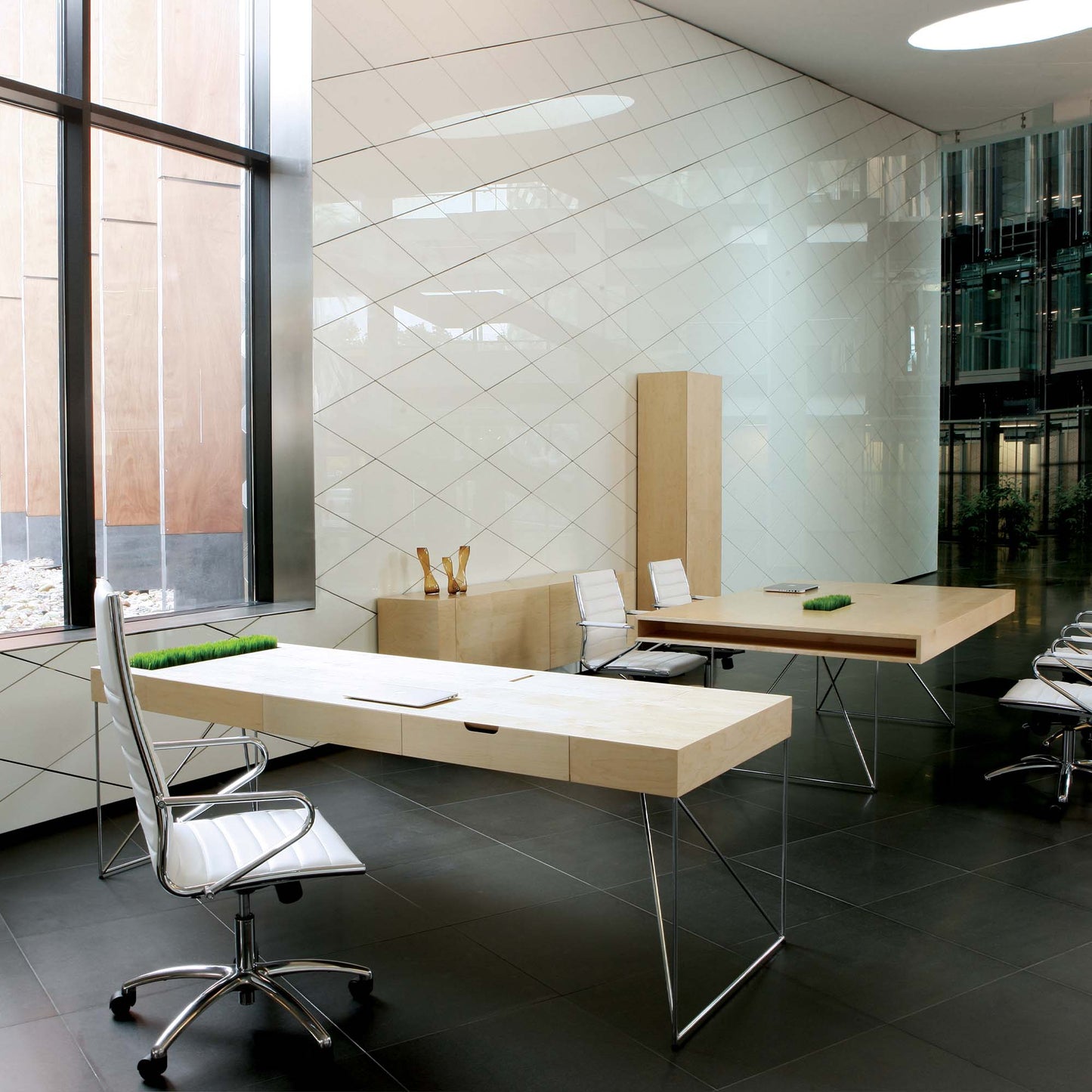 AIR executive desk | 2200 x 800 mm, integrated drawers, walnut veneer