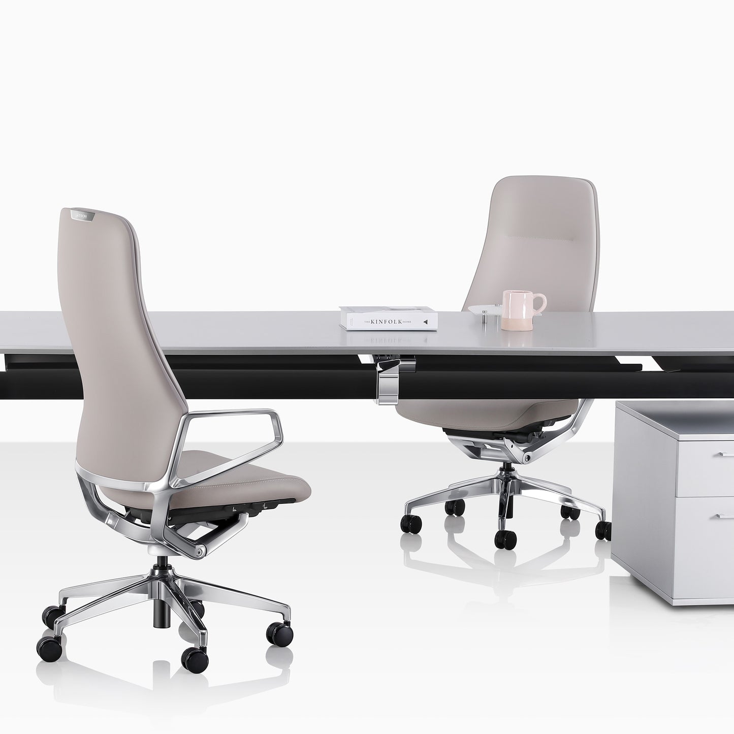 Chaise de bureau pivotante ARICO | Mécanisme synchrone, beige