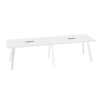 AXY Konferenztisch | 2800-4800 mm, drei Gestellvarianten, optionale Mediabox