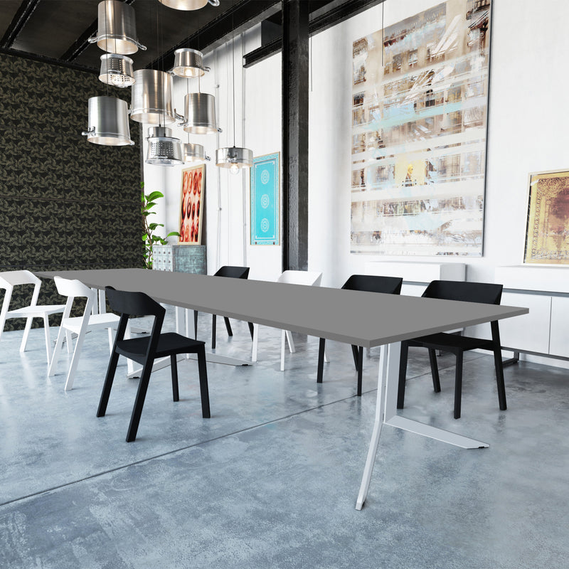 AXY Konferenztisch | 2800-4800 mm, drei Gestellvarianten, optionale Mediabox - 10 Main Image