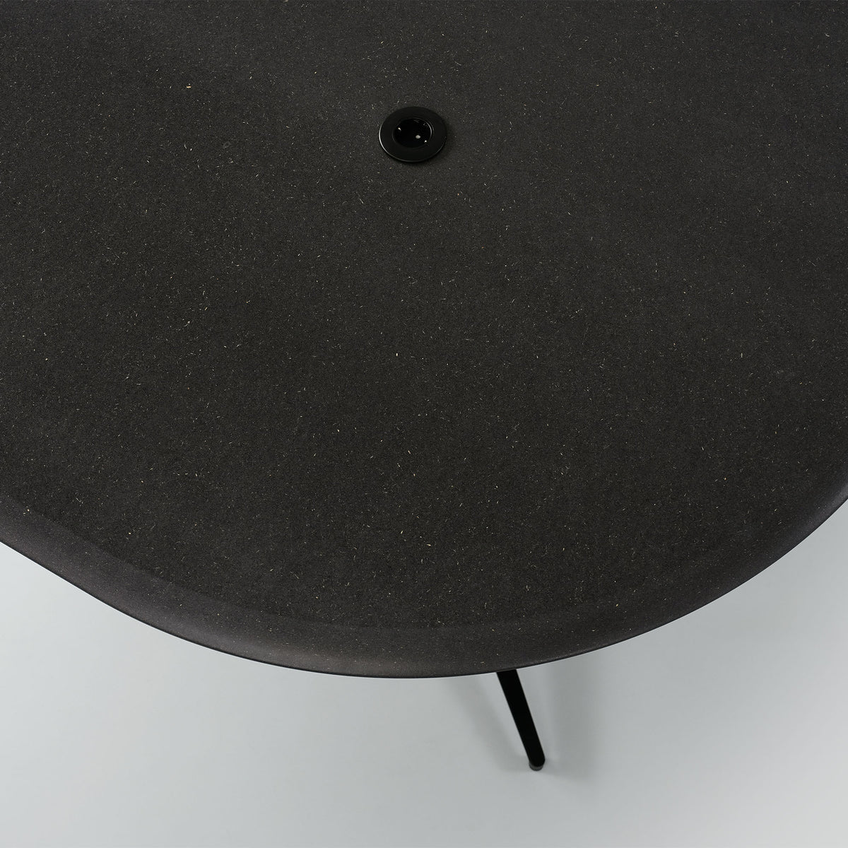 BOTANY Hochtisch | Metallgestell, oval, viele Farben - 4 Lightbox Main Image