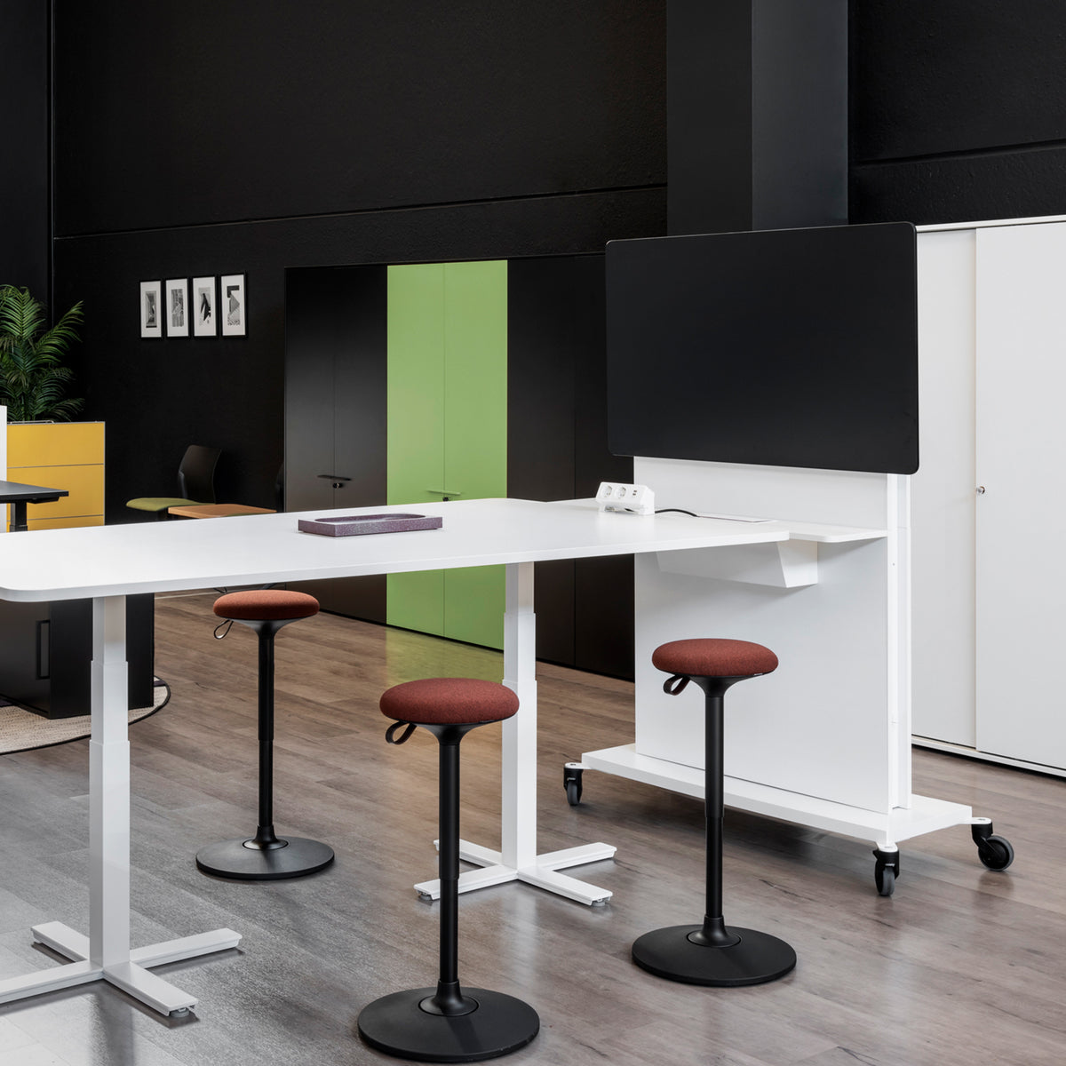 BRALCO Flipper Medienwand | 1000x1800 mm, Whiteboard