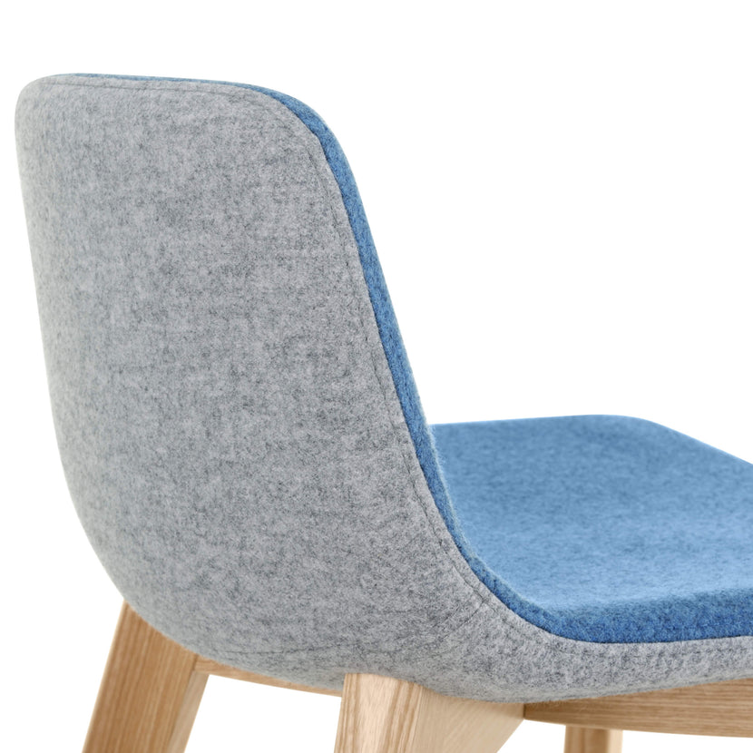 TWIST&SIT Sgabello da bar | Telaio in legno massiccio, altezza del sedile da 635 mm, velio di copertura di lana