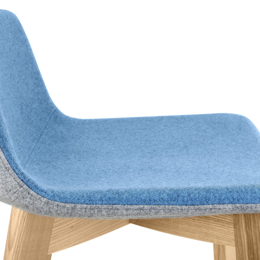 TWIST&SIT Sgabello da bar | Telaio in legno massiccio, altezza del sedile da 635 mm, velio di copertura di lana