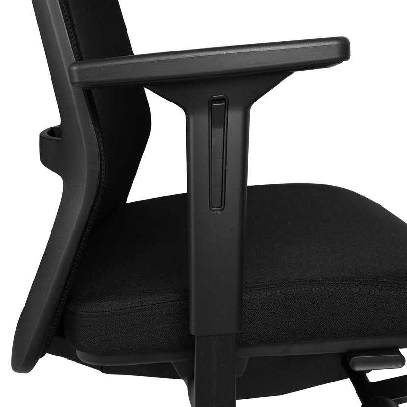 SURF office swivel chair | Synchronous mechanism, 3D armrests, black / coal black