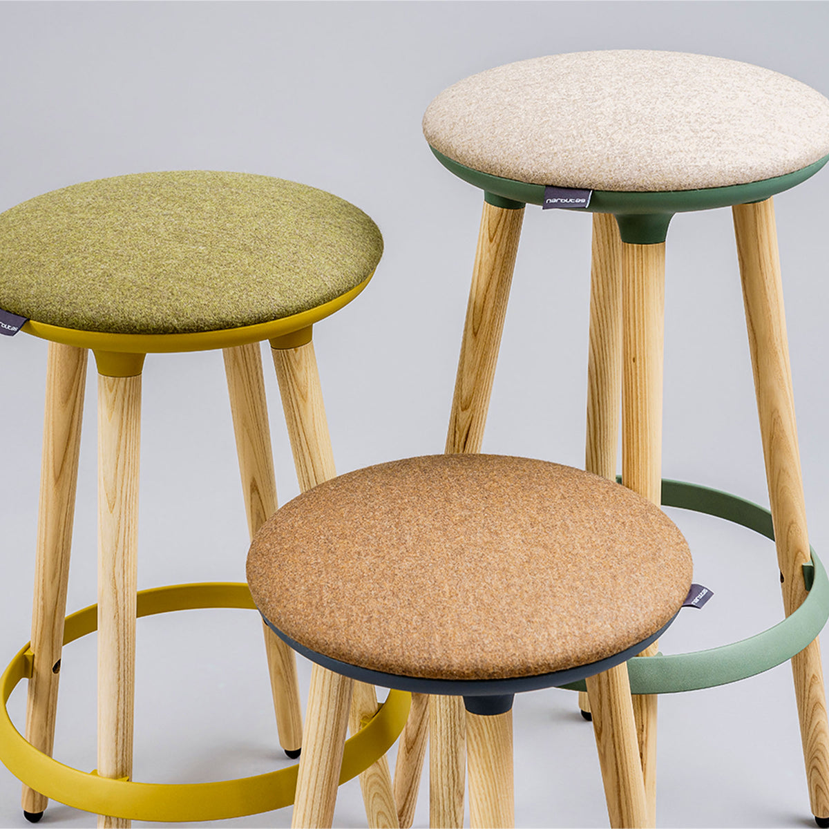 CANNIE Sitzhocker | Sitzhöhe 500 – 790 mm, Massivholz-Gestell