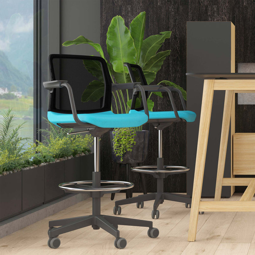 WIND Counter chair rollable | Footrest, network back, wool covers Velito / Synergy