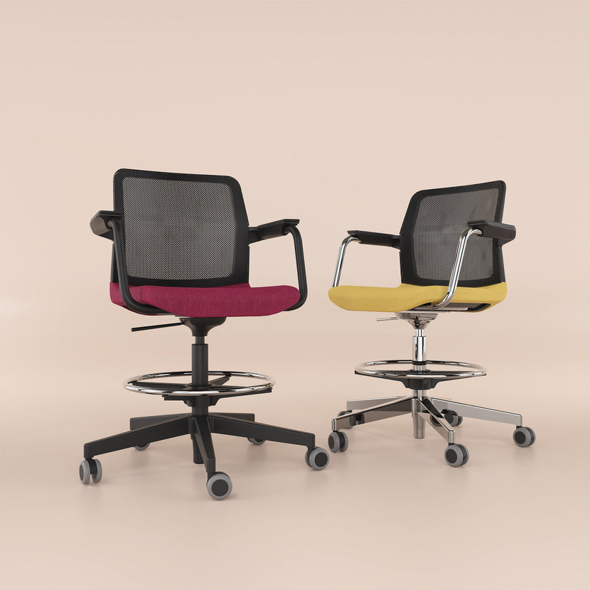 WIND Counter chair rollable | Footrest, network back, wool covers Velito / Synergy