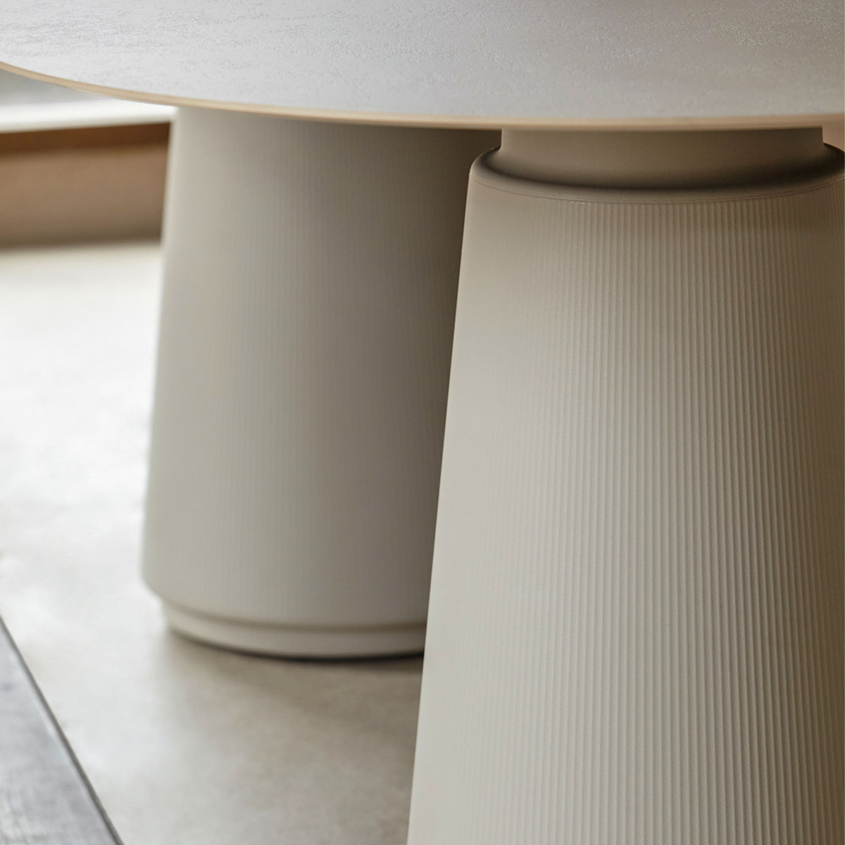 DORIA Konferenztisch | 2200-4140 mm, oval, Säule