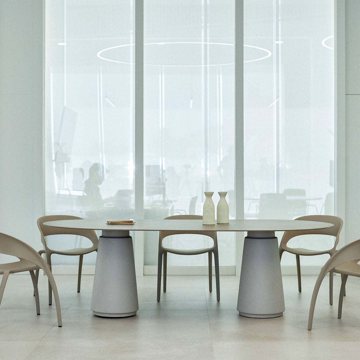 DORIA Konferenztisch | 2200-4140 mm, oval, Säule - 8 Lightbox Main Image