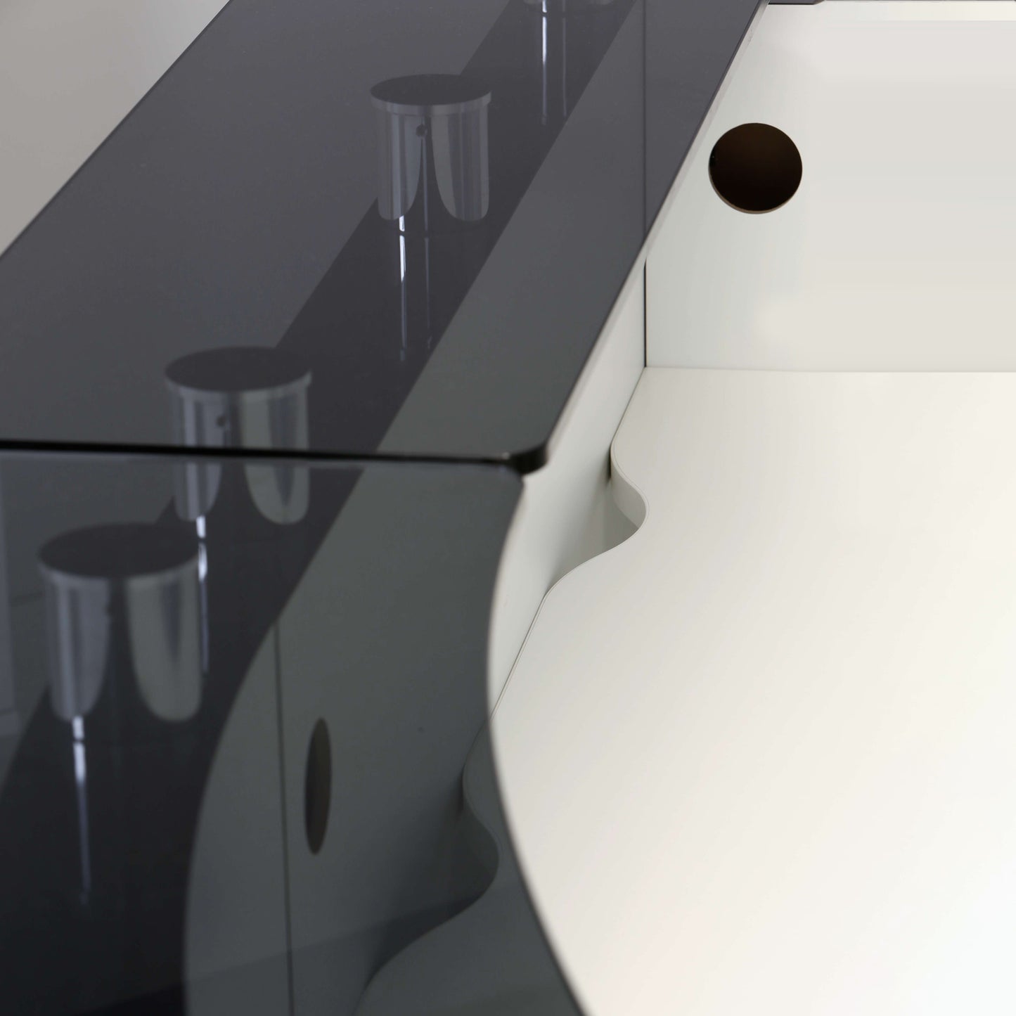 Emel - Valencia Reception Counter | Round, 2387 x 1168 mm