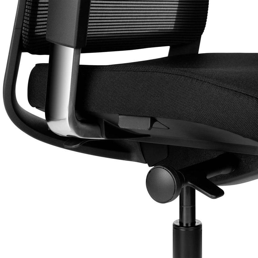 FILO-B 2.0 office swivel chair | Lumbar vertebrae lordosis, network back, black