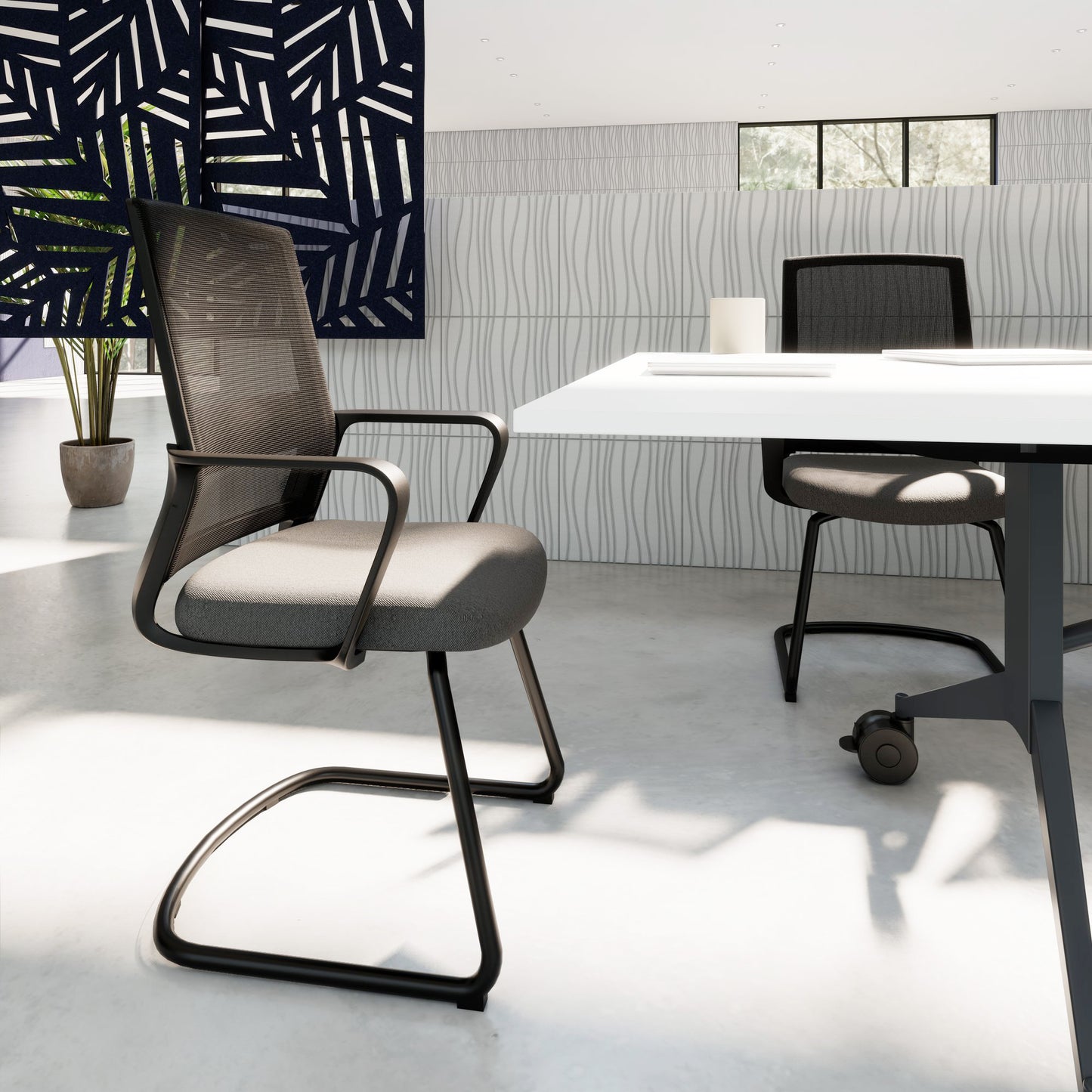 Modern Meet Freischwinger | With a solid lordosis support, black