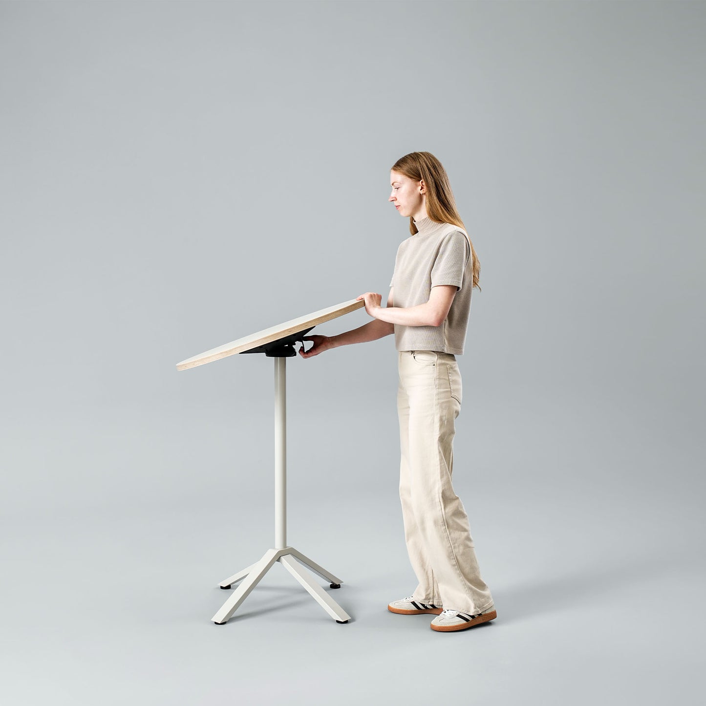 FLIPTOP Bistrotisch | 600-800 mm, klappbar, rund oder rechteckig