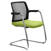 Chaise cantilever WIND | Dossier résille, empilable, housses en laine VELITO / SYNERGY