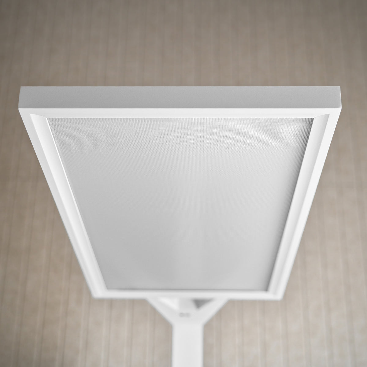 GLORIA Büro-Stehlampe | 13.500 Lumen, Bewegungs- & Tageslichtsensor - 15 Lightbox Main Image