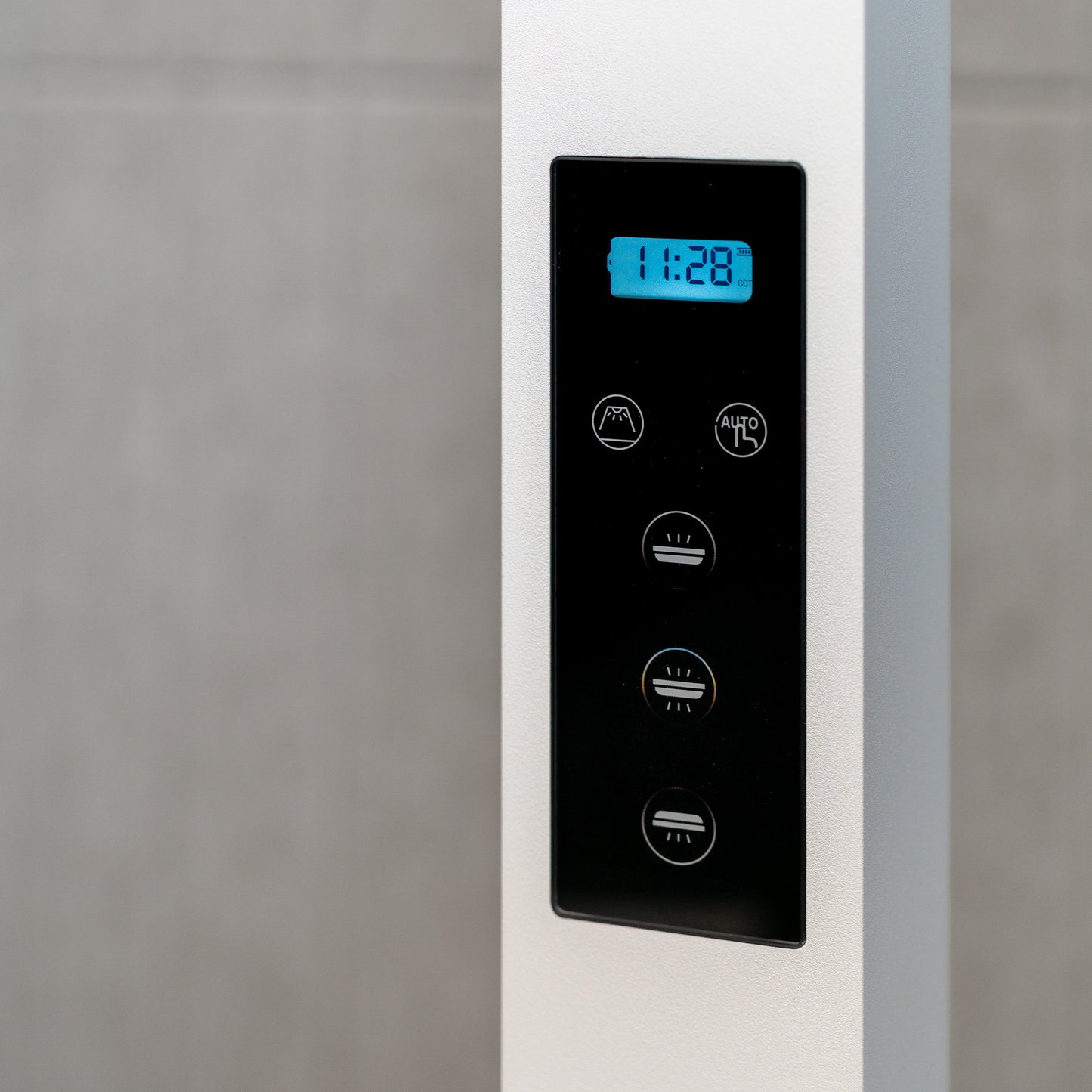 Lampadaire de bureau GLORIA | 766 x 2020 mm, 13 500 lumens, intensité réglable