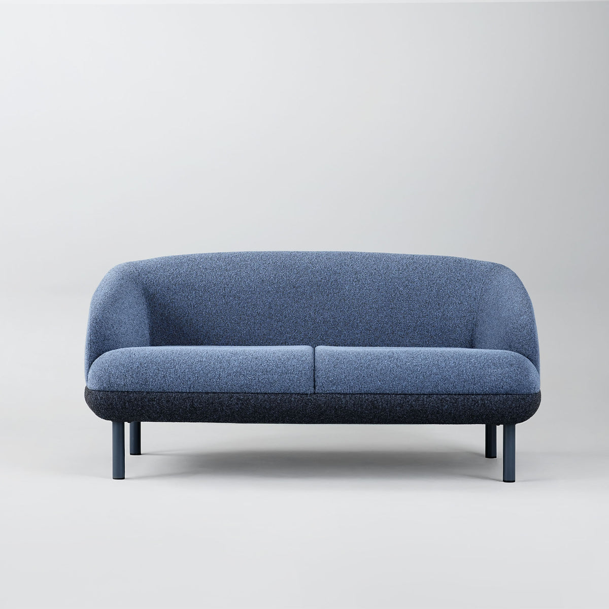 KOPA Sofa | Metallbeine oder Echtholz-Gestell, über 100 Farben - 3 Lightbox Main Image