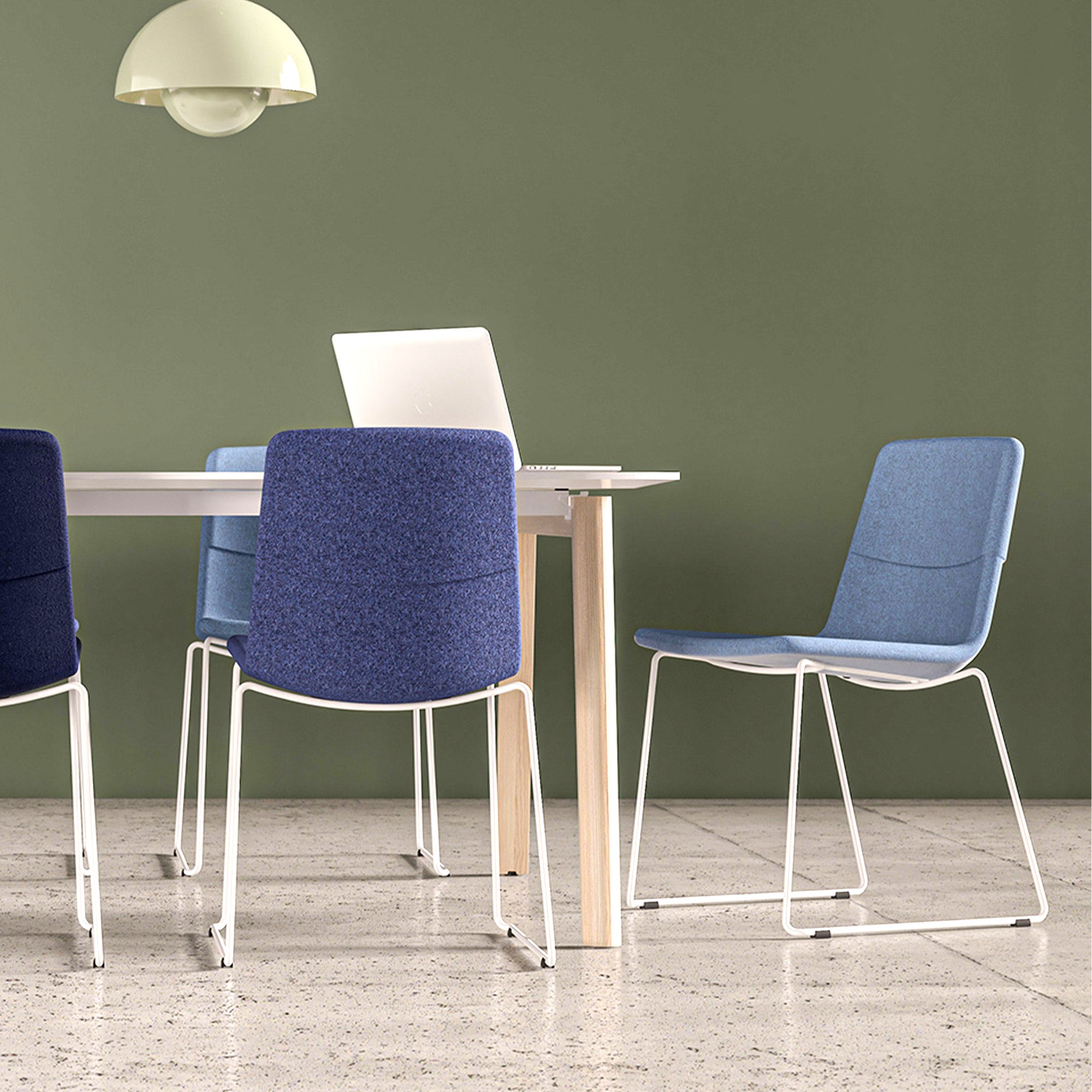 TWIST&SIT Besucher- und Konferenzstuhl | Kufengestell, Polyesterbezug BERTA - Mint