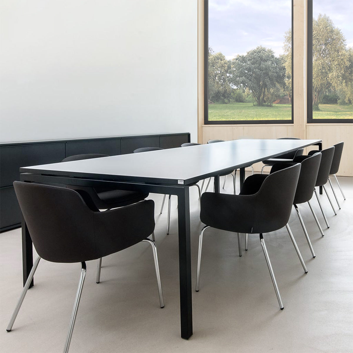 DANAE Fauteuil salon | Cadre de 4 pieds, tissus de référence Lucia / Velito / Synergy
