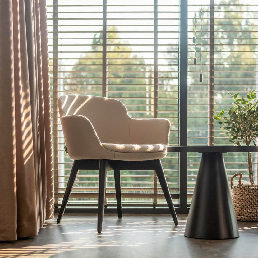 DANAE Fauteuil salon | Cadre Esche-Ech-Wood, Tabrics de référence Lucia / Velito / Synergy