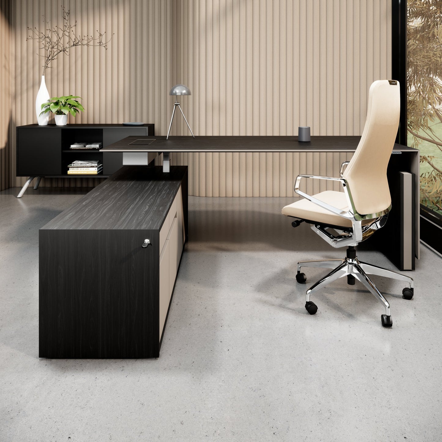 MOTION 2-Motoren-Schreibtisch mit Sideboard | Elektrisch höhenverstellbar, 2000 x 1800 mm, Esche Schwarz Furnier