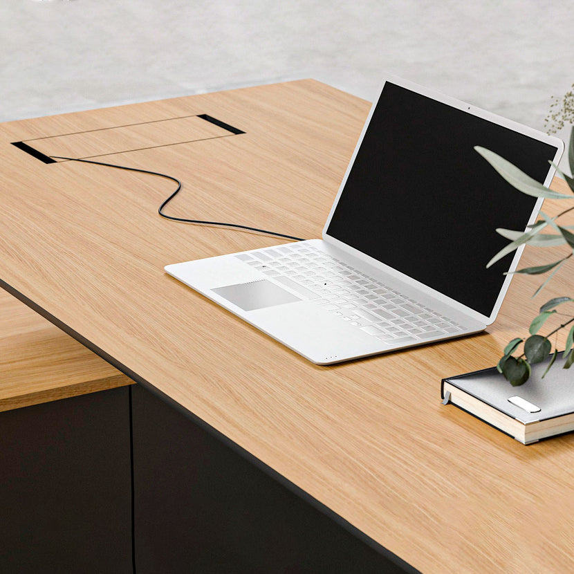 MOTION Bureau à 2 moteurs avec buffet | Réglable à hauteur électrique, 2000 x 1800 mm, placage à l'érable