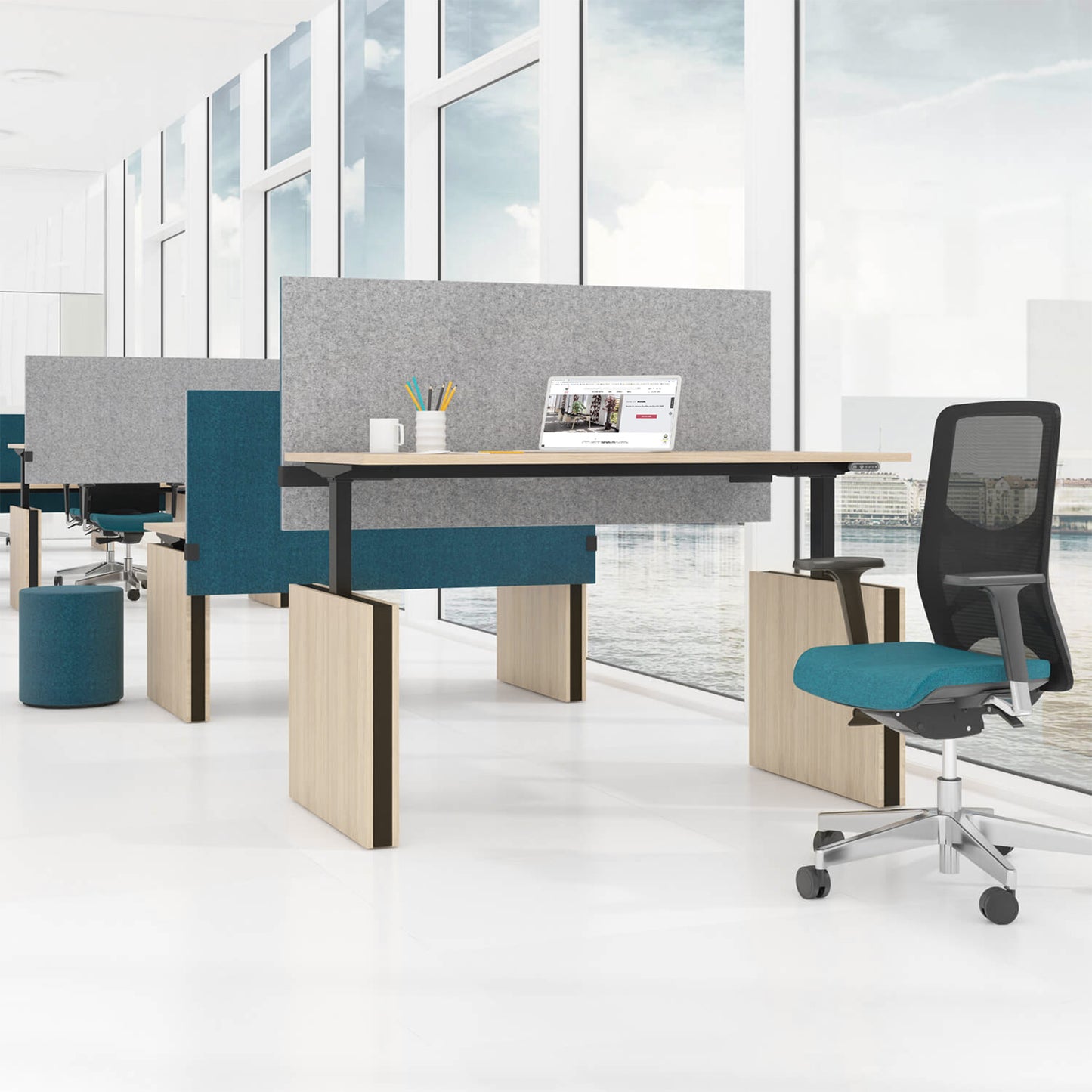 MOTION Desk del team | 1400-1800 mm, regolabile elettricamente in altezza, grigio di quercia nordica