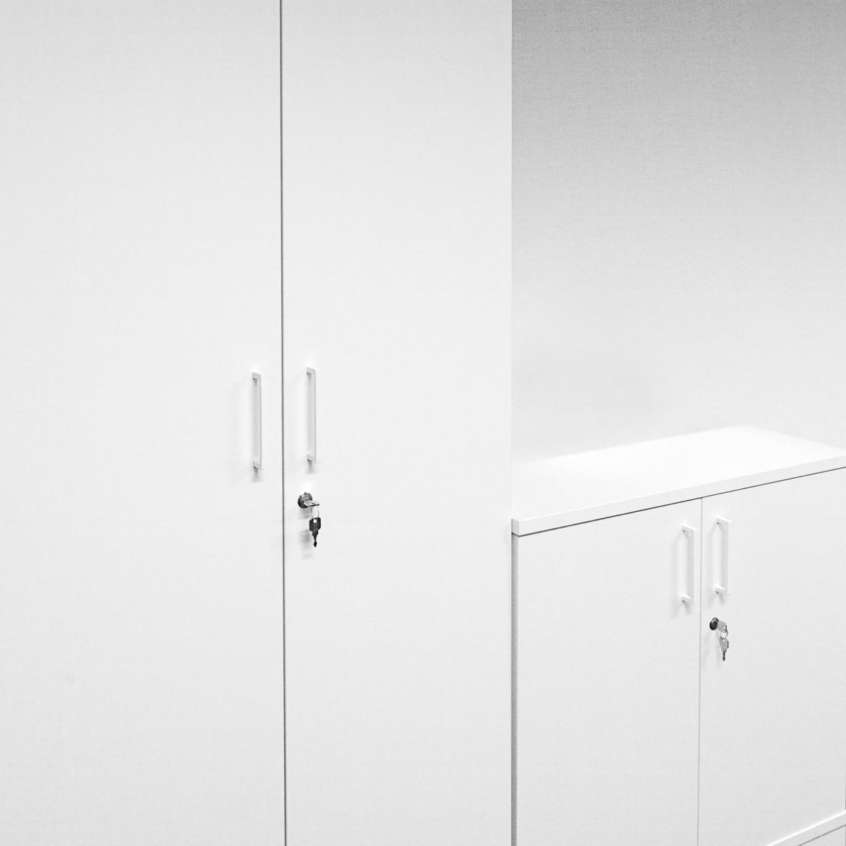 UNI Armadio con ante a battente | 2 OH, 800 x 777 mm, Bianco  - 4 Lightbox Main Image
