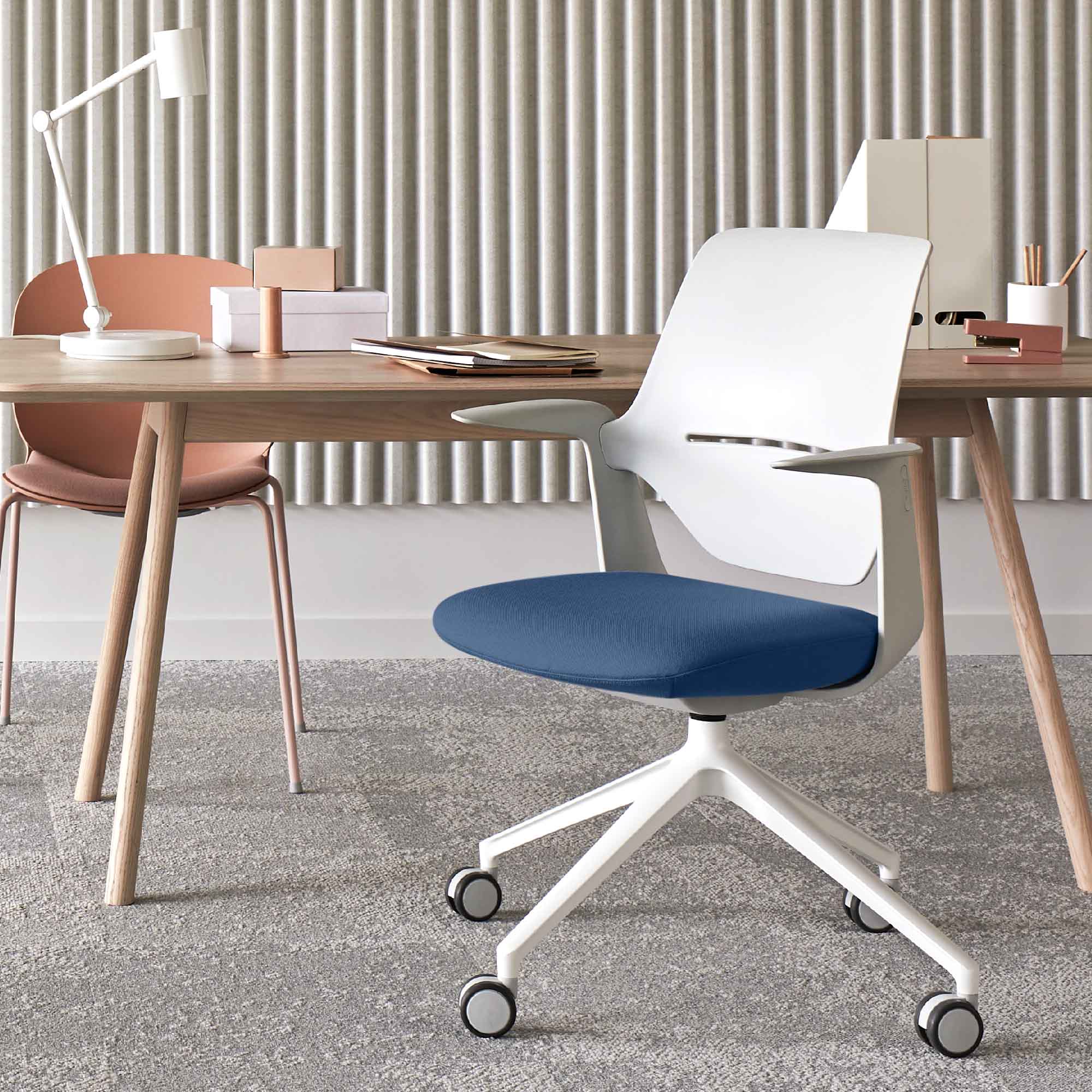profim - TRILLO PRO swivel chair | Polished aluminum frame, synchronous mechanism, black