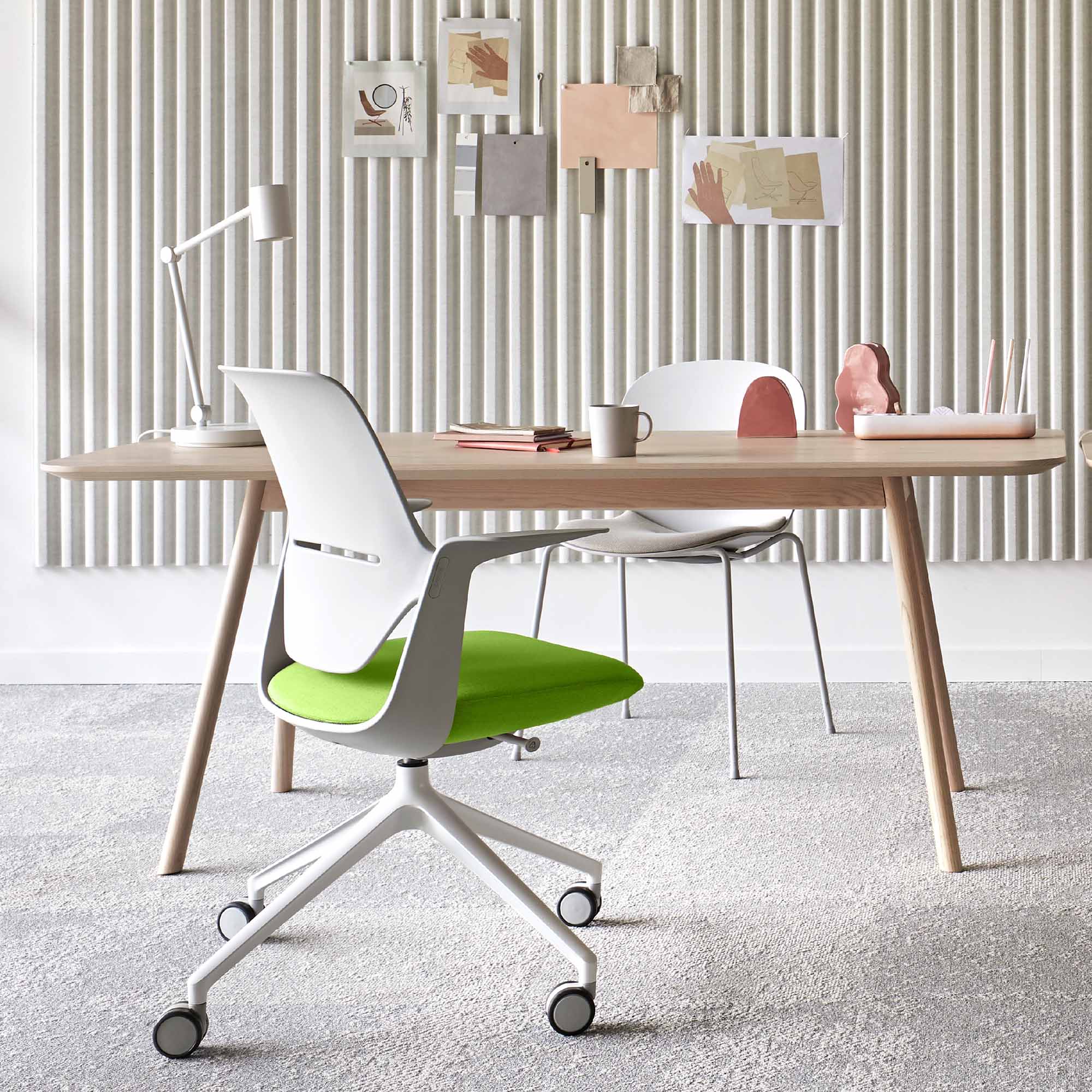 profim - TRILLO PRO swivel chair | Polished aluminum frame, synchronous mechanism, black