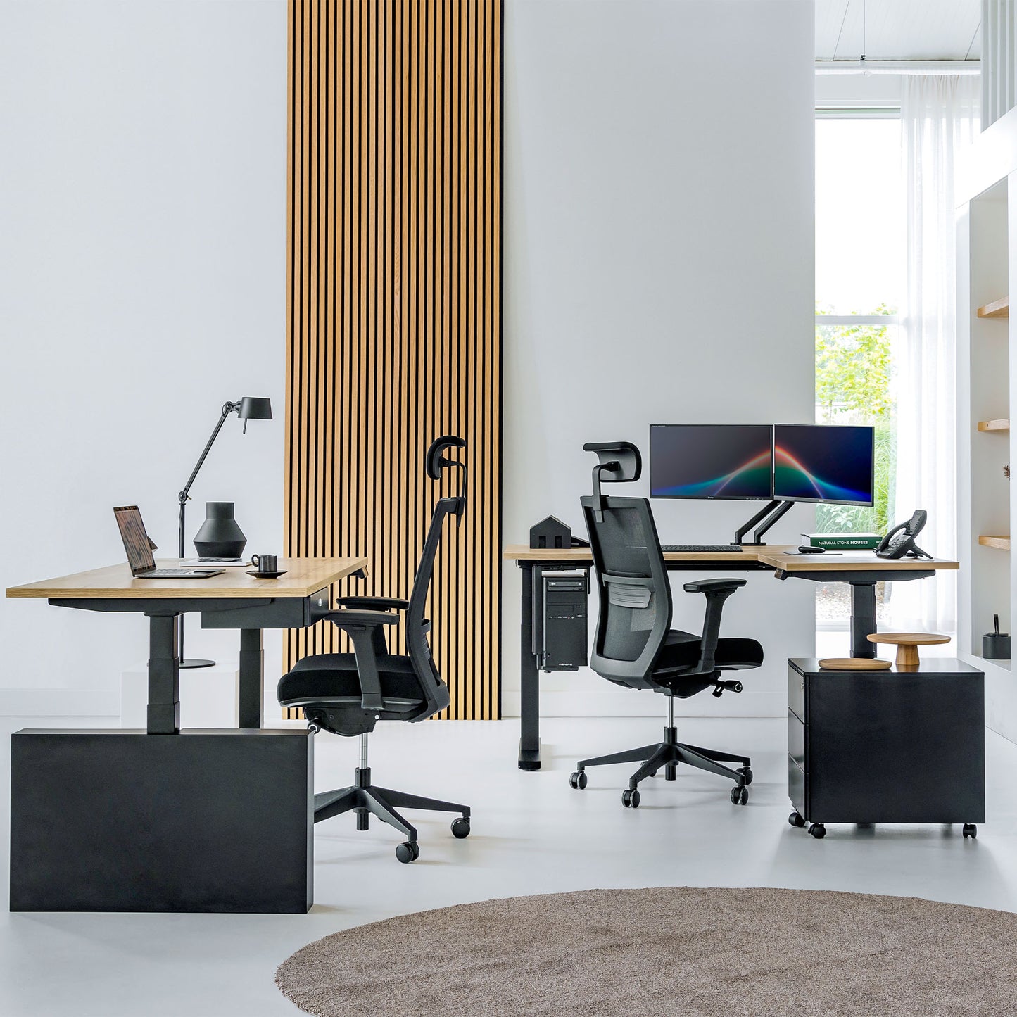 TELDRA Pro, Tabella da scrivania angolare a 3 motori | 1800 x 1600 mm, regolabile in altezza elettricamente, acero