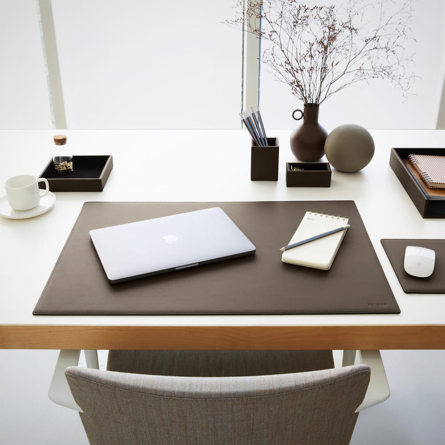 THEMIS Stiftehalter | 70 x 70 mm, Lederbezug