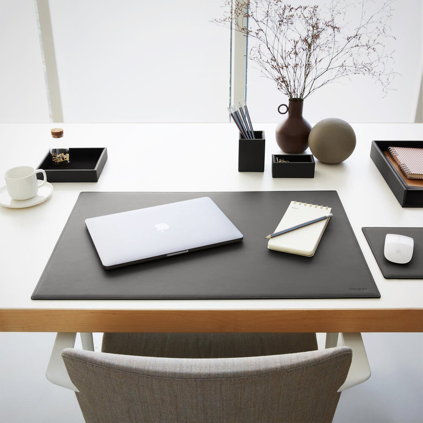 THEMIS Stiftehalter | 70 x 70 mm, Lederbezug