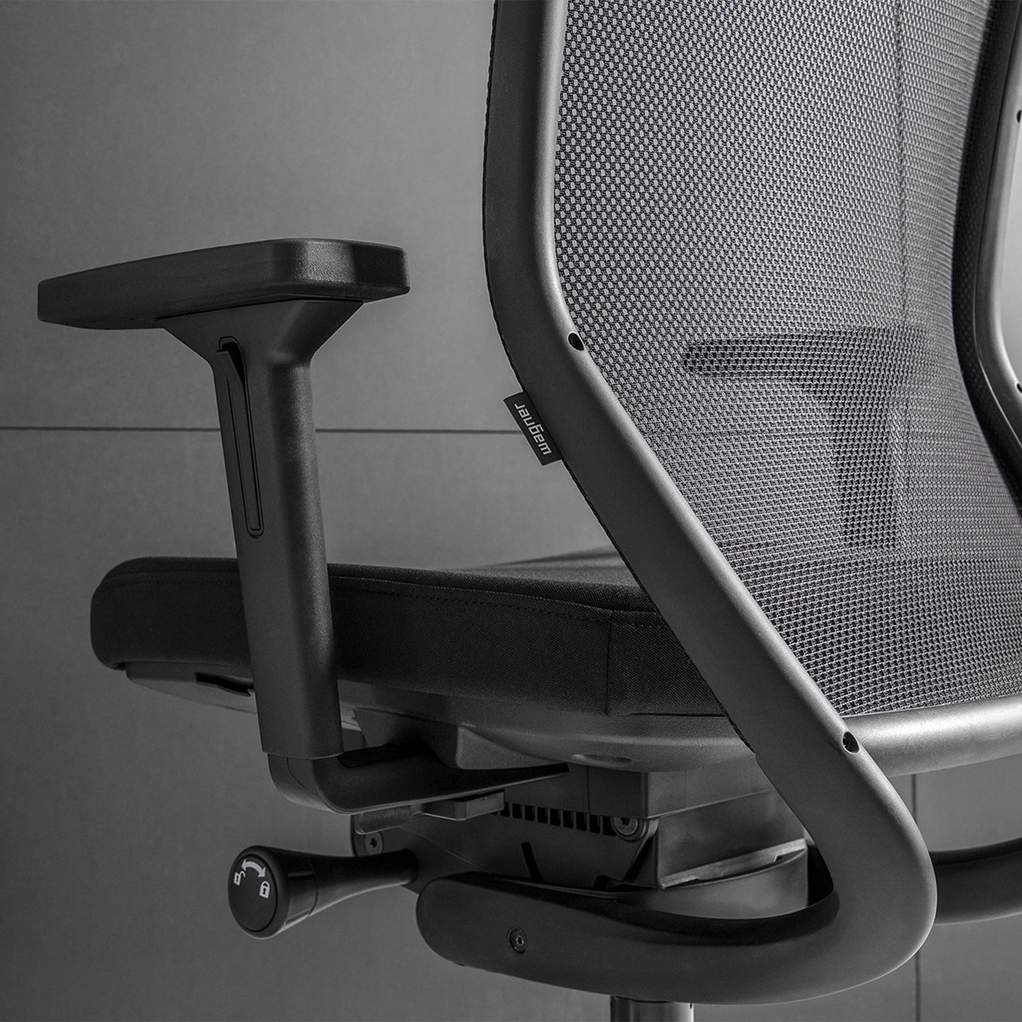Wagner - TITAN Green Black Edition | 5-Fuß-Gestell, Synchronmechanik, Dondola®-3D-Sitzgelenk