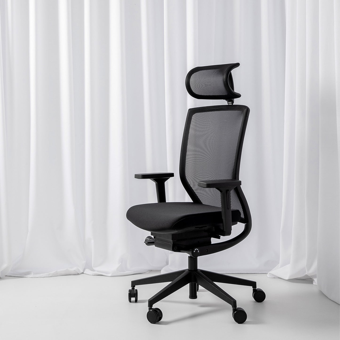 Wagner - TITAN Green Black Edition | 5-Fuß-Gestell, Synchronmechanik, Dondola®-3D-Sitzgelenk