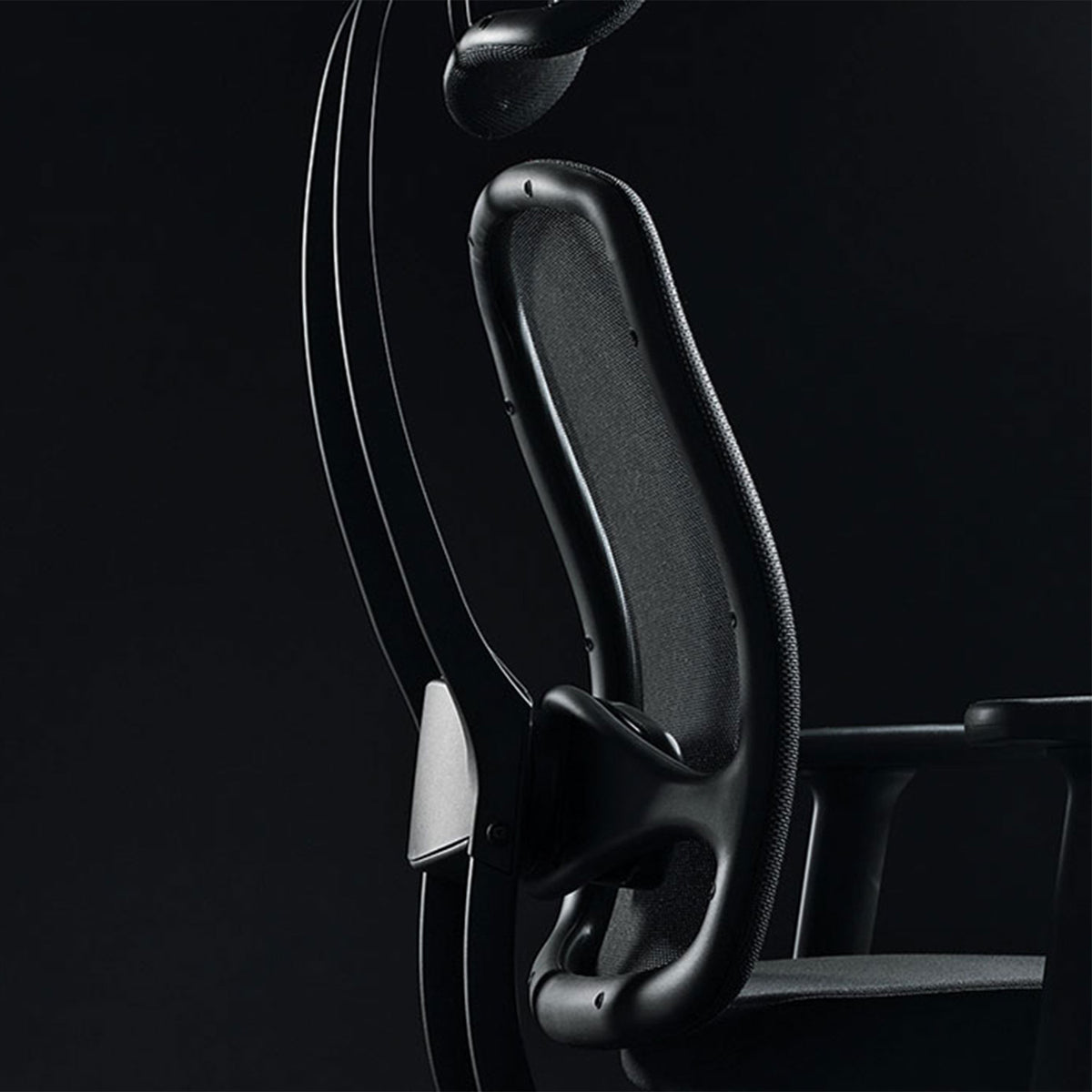 Wagner - AluMedic Black Edition chaise de bureau pivotante | appui-tête, noir  - 7 Lightbox Main Image