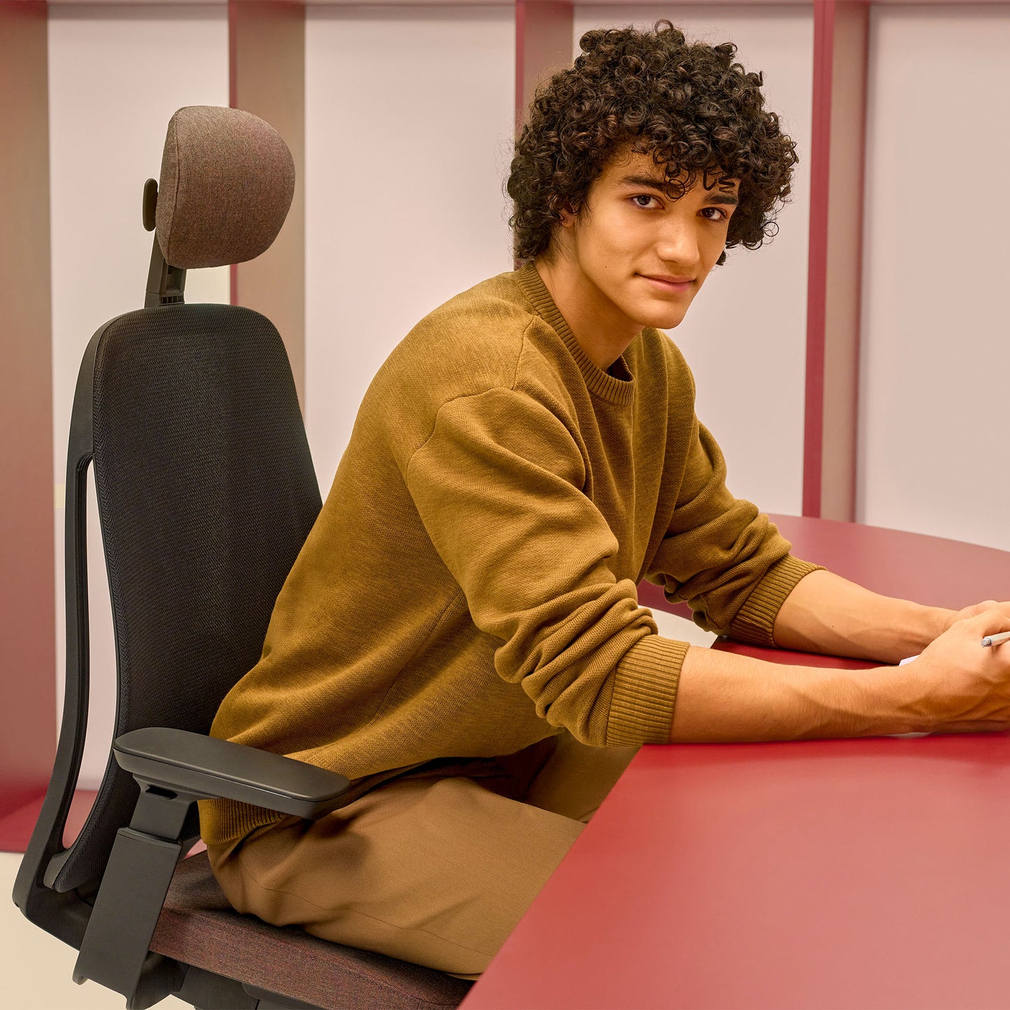 profim - Sedia girevole da ufficio PACE | Meccanismo sincronizzato, schienale in rete, nero