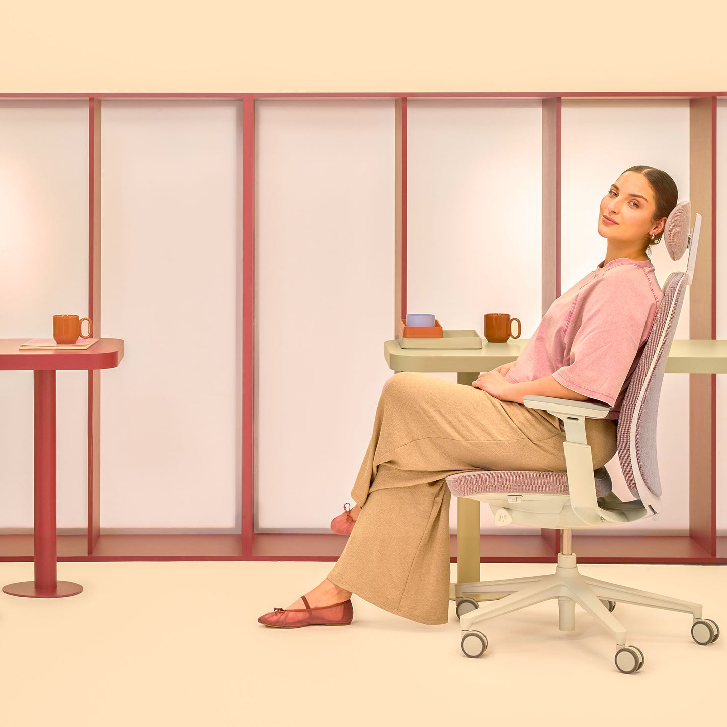 profim - Sedia girevole da ufficio PACE | Meccanismo sincronizzato, schienale in rete, nero