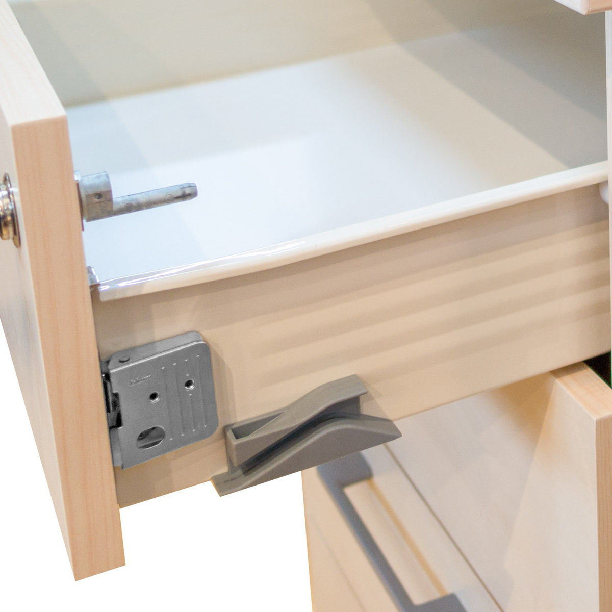 NOVA Munich - Bureau complet | Ensemble avec bureau d’angle, armoires à dossiers, caisson fixe, érable  - 11 Lightbox Main Image